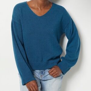 Candace Cameron Bure Teal Pullover V-Neck Sweater